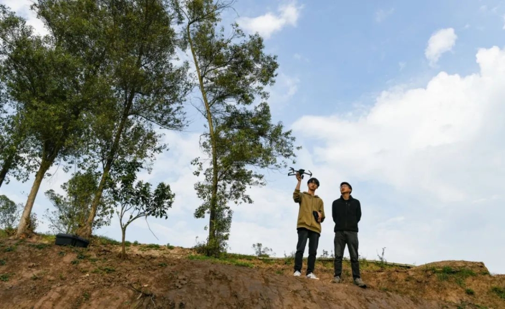 4b7df7eaae604dee90280e9327e01783